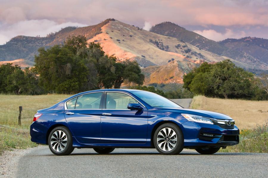  Honda Accord Hybrid 2016 года  (NA) (фото 9 из 41)